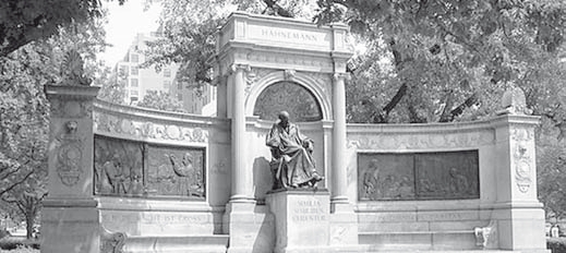 Statue von Samuel Hahnemann